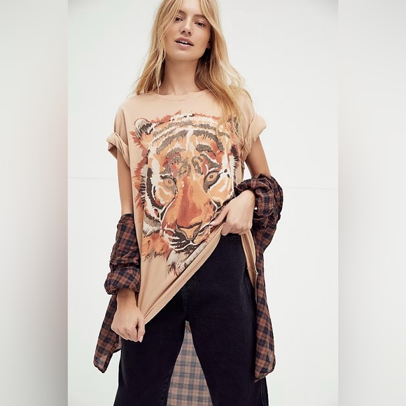 Free People x Wrangler Oversized Graphic T-Shirt - Picture 1 of 4